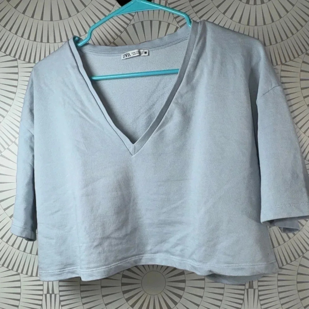 ZARA Women’s light blue cropped short sleeve shirt Medium